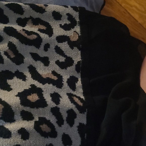 Cheetah shirt - Picture 2 of 2